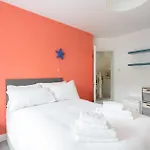 Welcoming 4bd House With Garden In Διαμέρισμα