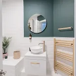 Apartment Welcoming 4bd House With Garden In *