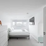 Welcoming 4bd House With Garden In Apartment *
