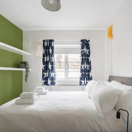 公寓 Welcoming 4bd House With Garden In