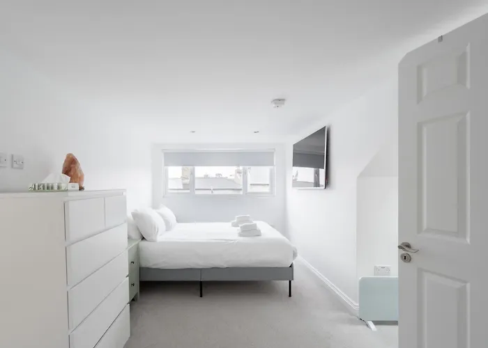 Welcoming 4bd House With Garden In Apartament *