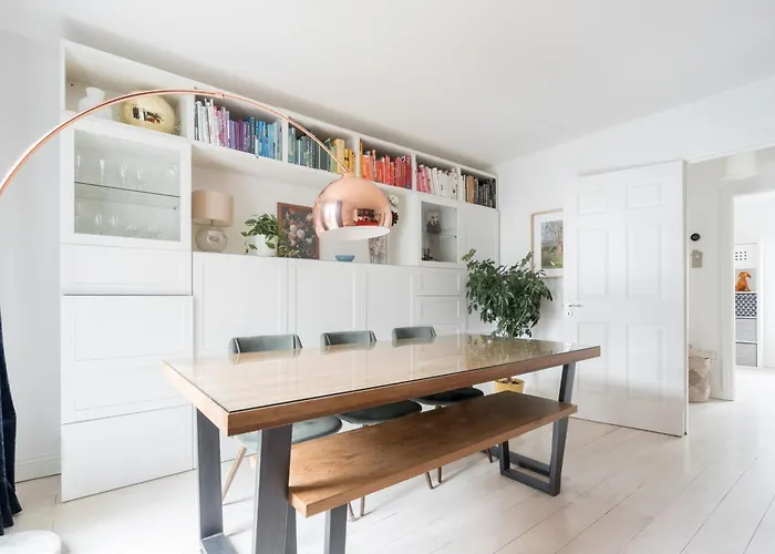 Welcoming 4bd House With Garden In Apartament