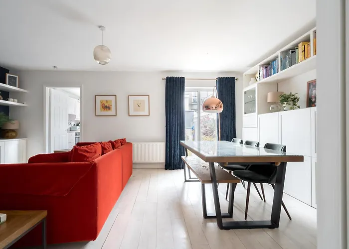 Welcoming 4bd House With Garden In Apartament *