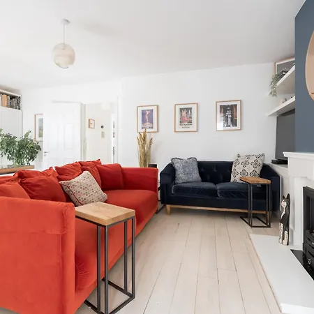 Welcoming 4bd House With Garden In *