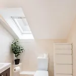 Welcoming 4bd House With Garden In